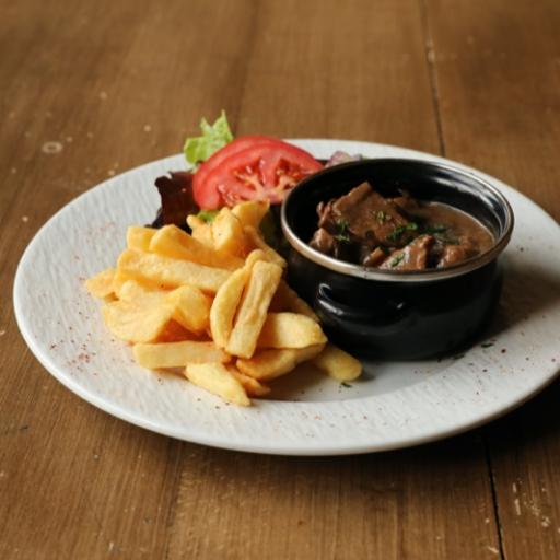 La carbonnade flamande fait maison a l'estaminet du café de la fontaine